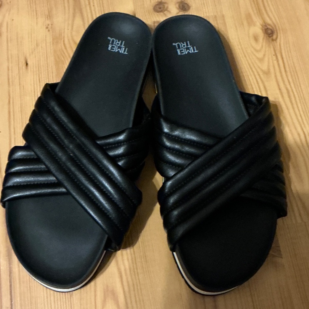 Time and Tru Black Quilted Crisscross Slide Sandals